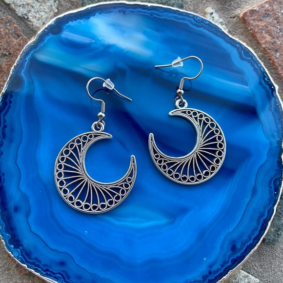Crecent moon necklace and earrings . Silver boho set lunula moon design - Picture 8 of 13